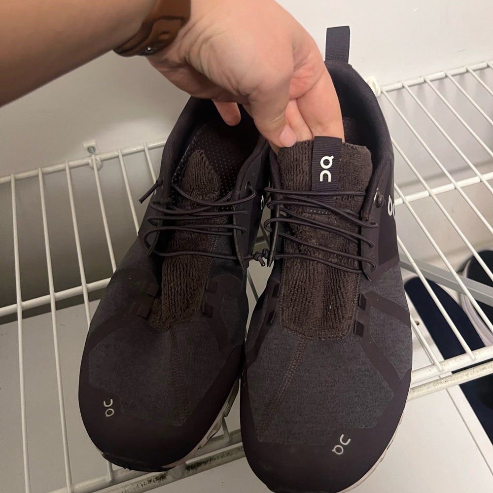 On Running Men’s Cloud Athletic Shoes — Burgundy